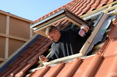Pose de fenêtres de toit Velux à Moulon